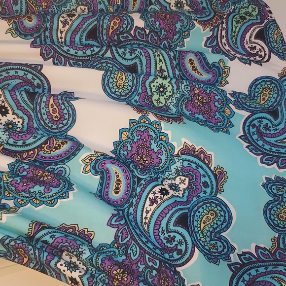 Studio West Maxi Dress - Picture 4 of 9